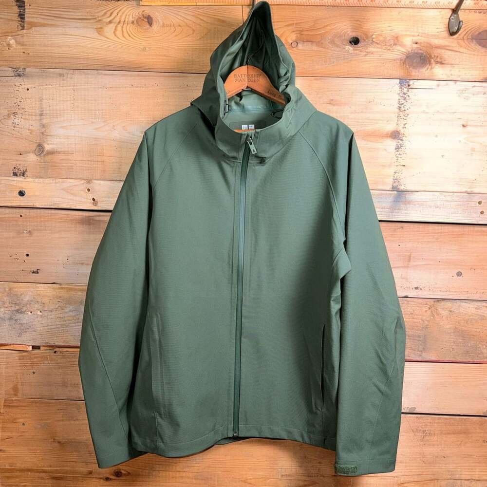 Uniqlo BLOCKTECH Parka Size M Green Water Resistant Windproof Jacket